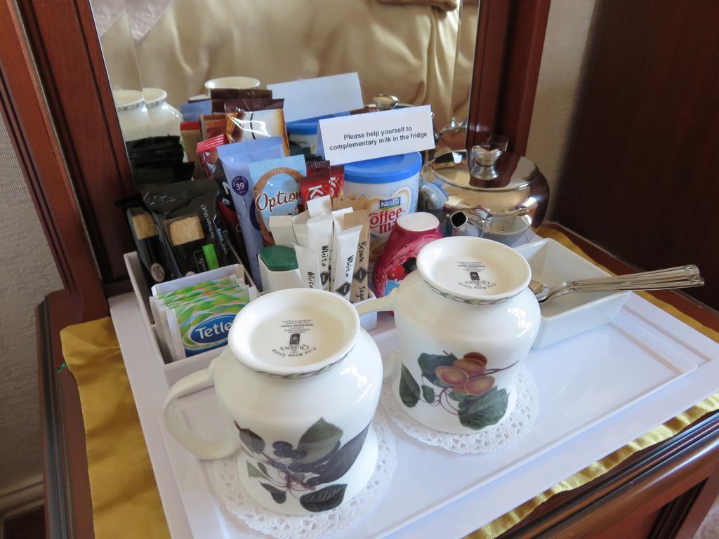 Pineview Guesthouse Poole Ngoại thất bức ảnh
