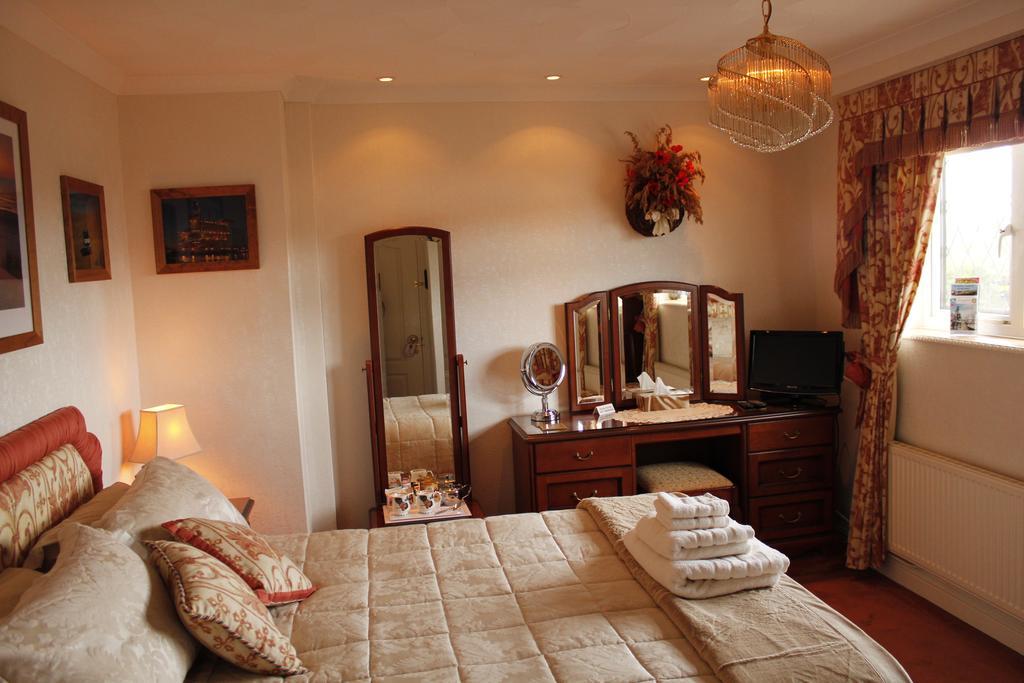 Pineview Guesthouse Poole Ngoại thất bức ảnh